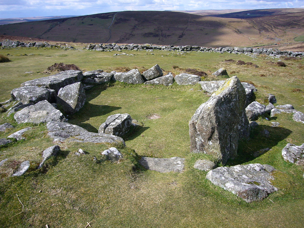 1280px-Grimspound_circle_4