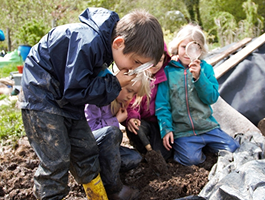 Kids-studying-compost--705x470 1
