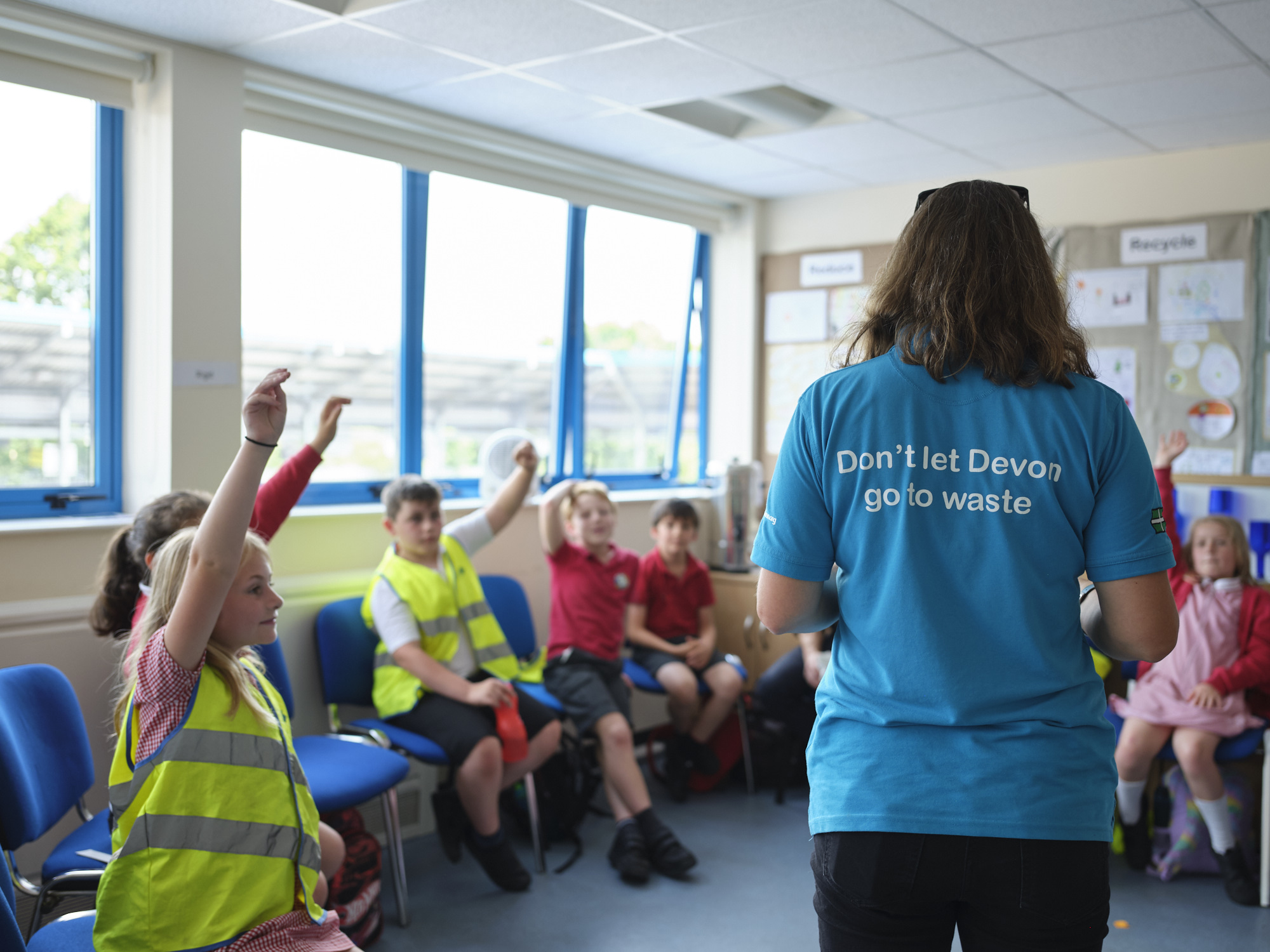 Workshops Students in a school workshop learning about waste, materials science and recycling at Pinbrook Recycling Centre